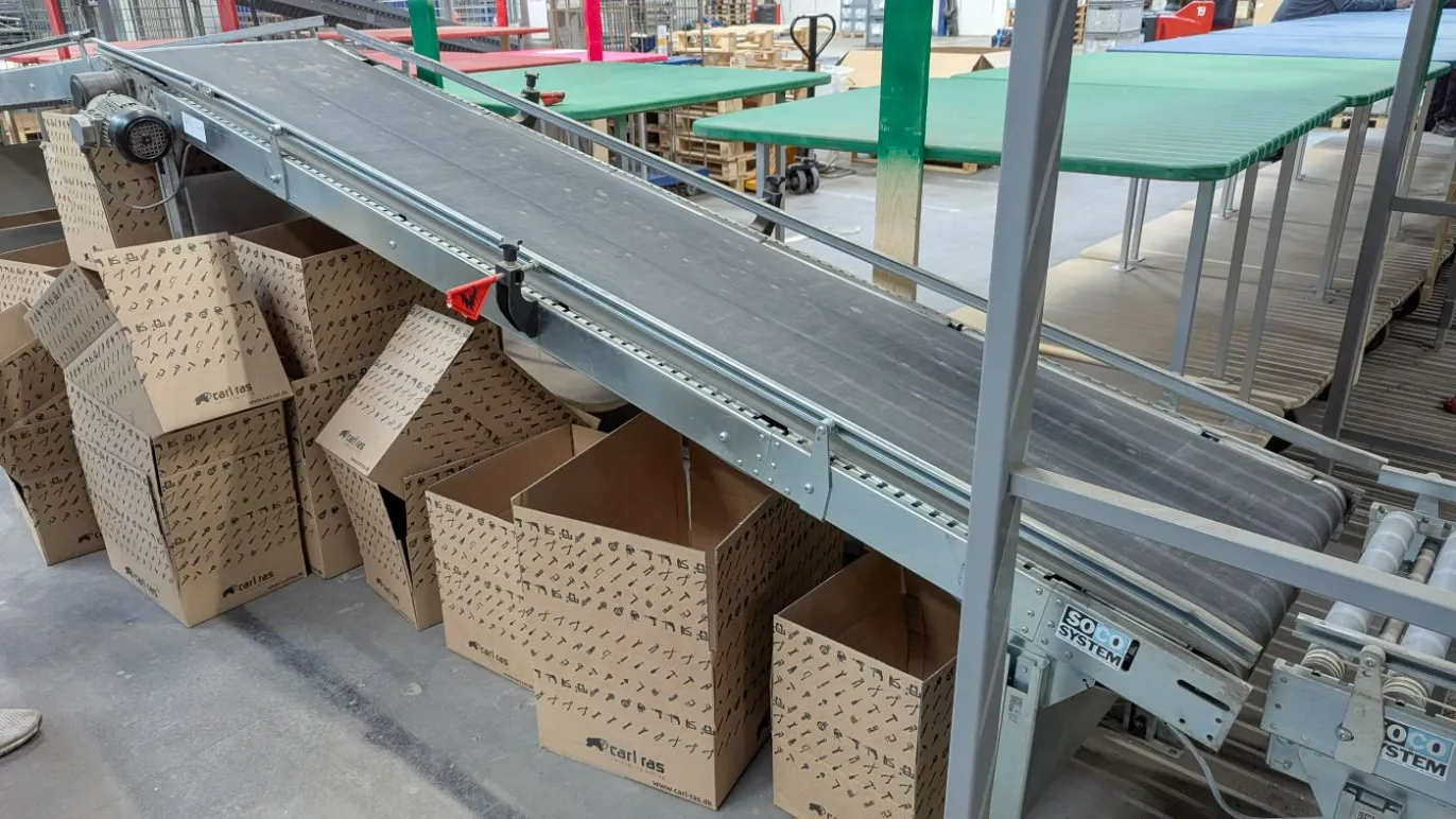 SOCO-SYSTEMS-stigande-bandtransportör-5