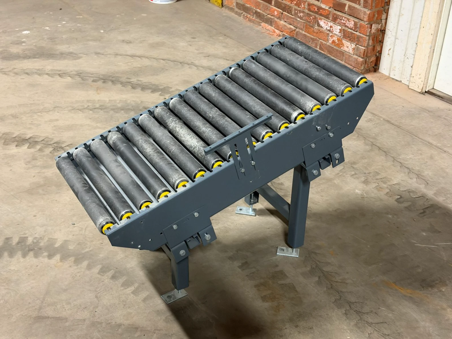 qsystem-lutande-rullbana-3